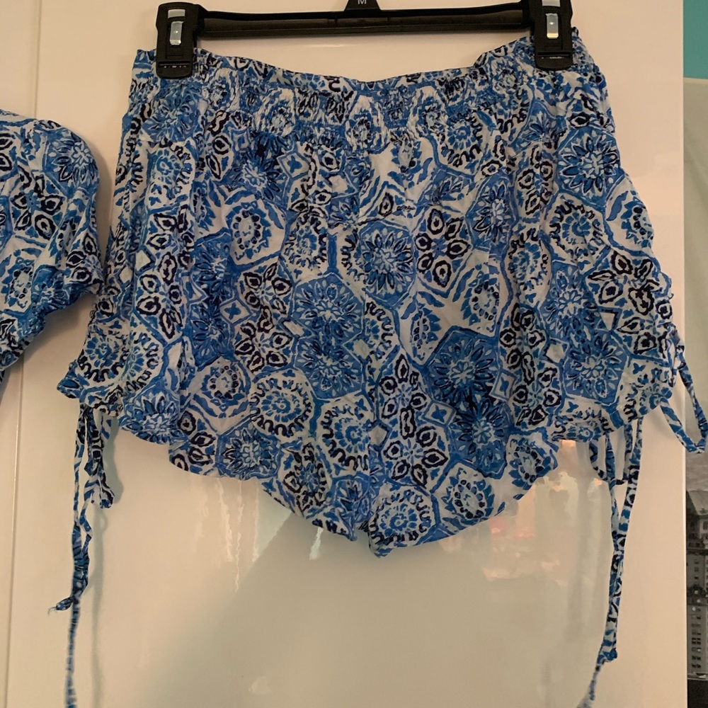 Two piece set - Picture 4 of 7